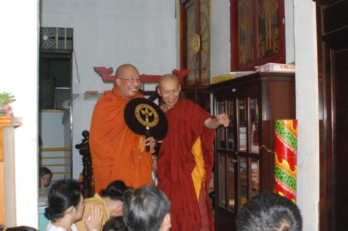 Myanmar Buddhist dignitary visits Vietnam